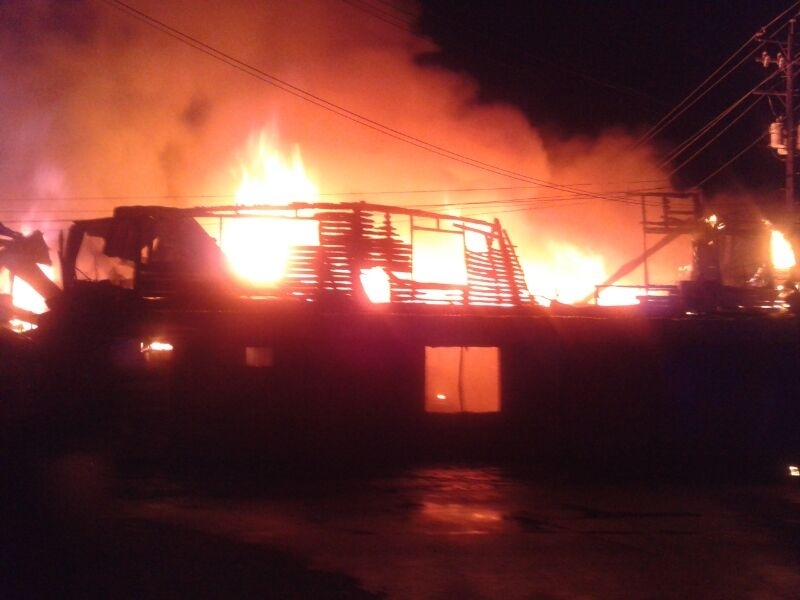 UPDATED: Fire near GT prisons destroys two restaurants