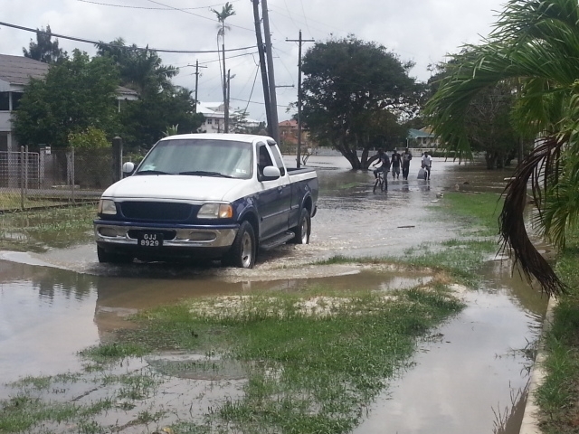 Coastlanders put on flood alert due to rain, high tide
