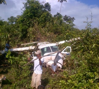 Airplane crashes at Matthew’s Ridge