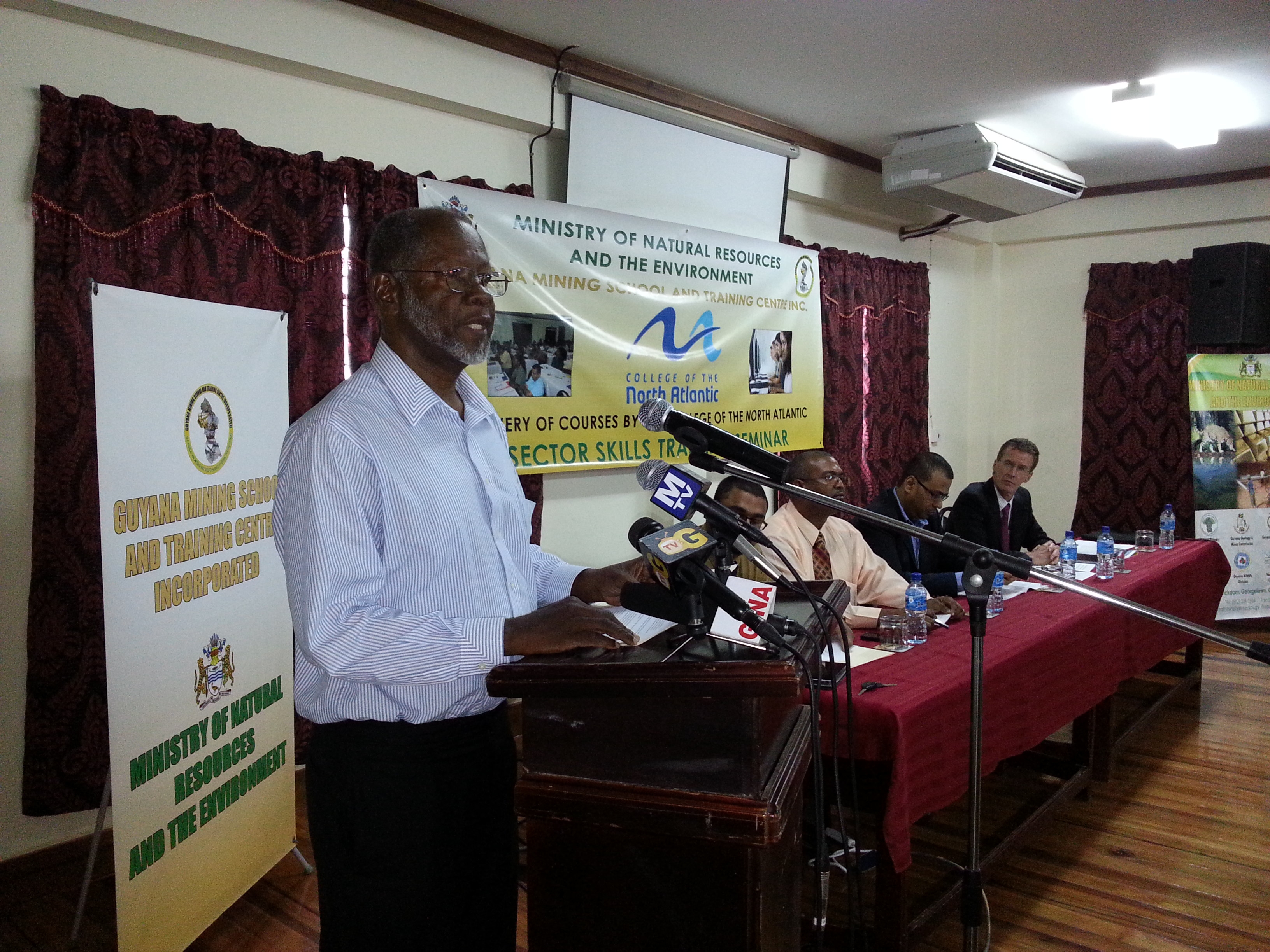 Mining School begins training