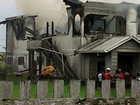 US remigrant’s home destroyed by fire, seven homeless