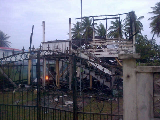 Fire destroys Anns Grove house