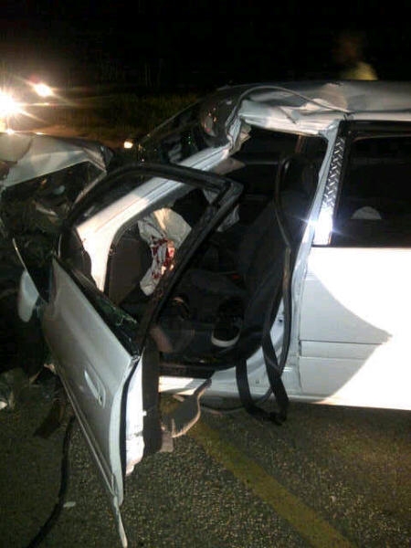 Three injured in Soesdyke Highway accident