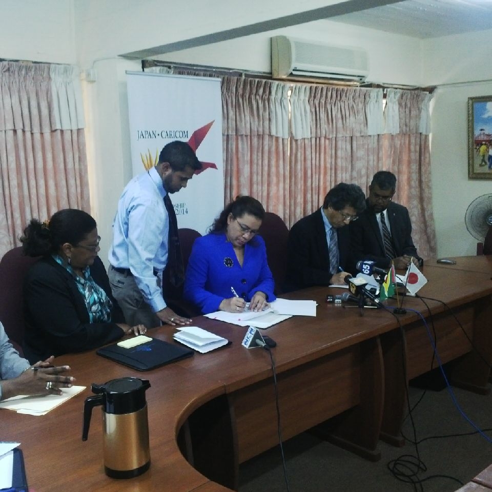 Japan provides cash for private sector borrowing