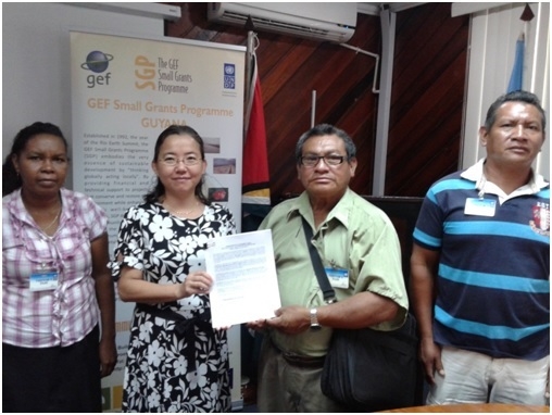 Kaburi Village receives money from UNDP/GEF Small Grants Programme