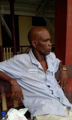 Prisoner beats robbery victim in courtroom