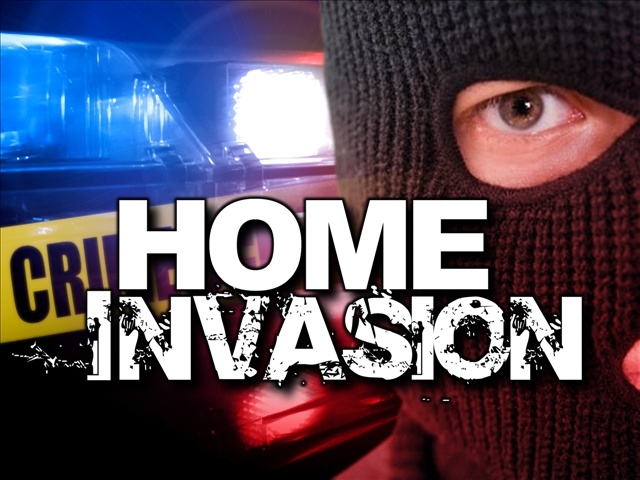 Bogus cops invade home, tie and rob occupants