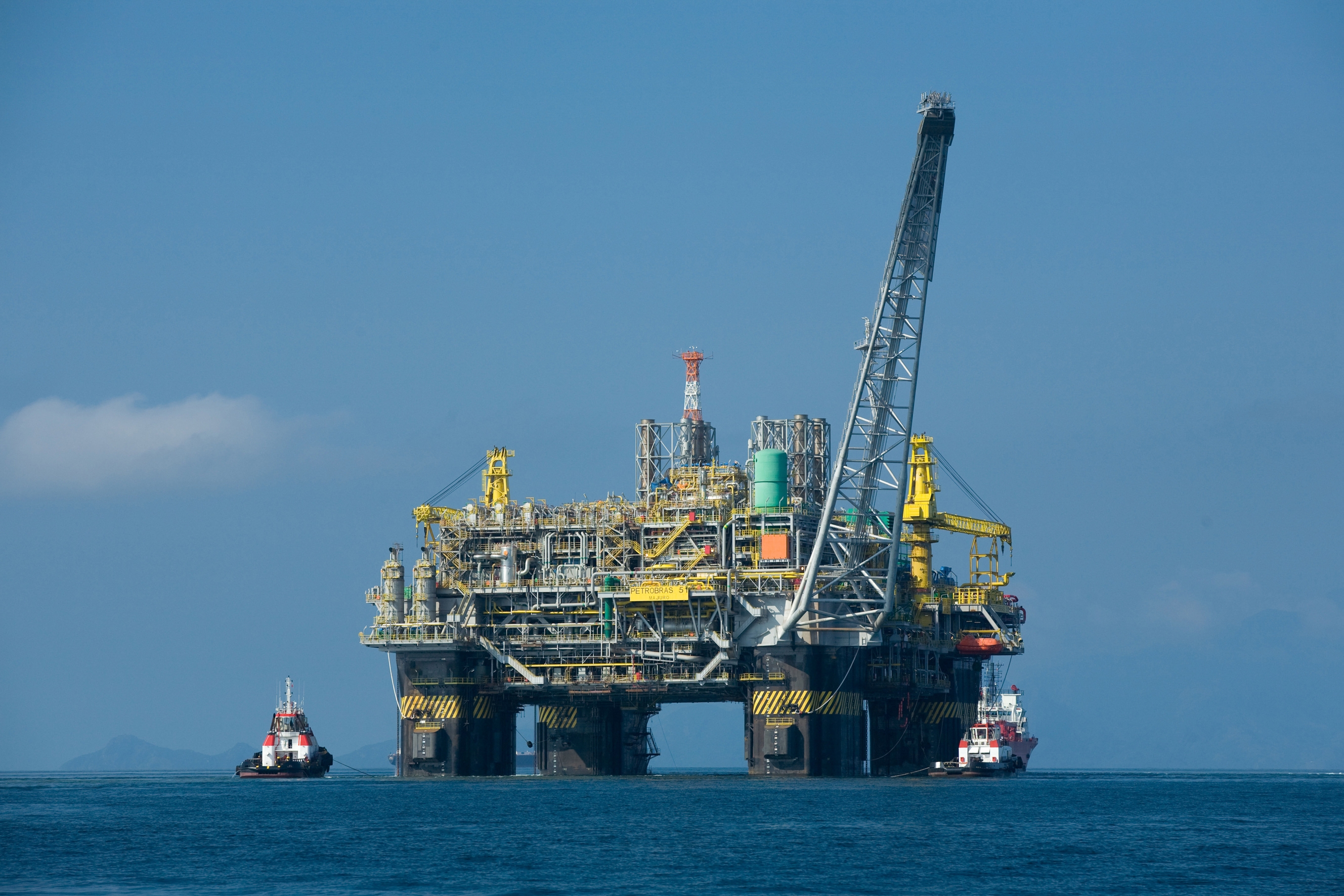 Dissolution of PetroCaribe hangs over regional economies by Natan Levy