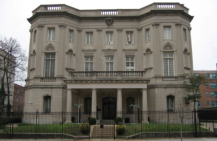 Caribbean News Desk radio program: Cuba to continue renewing passports in U.S. despite banking issue