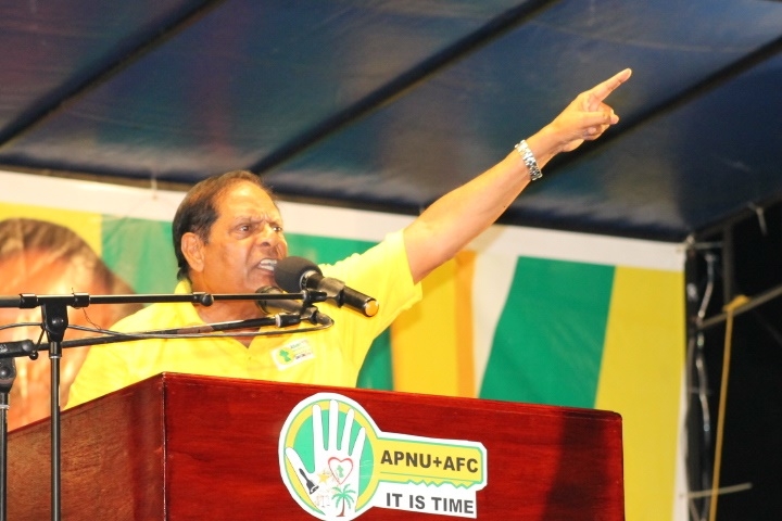 “We must not be enslaved by the past”; time to “kick ass” – Nagamootoo tells Lindeners