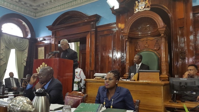 President tells PPP that Parliament is the place for all talks, says governmental bond is possible