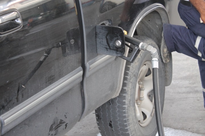 Filling station pump