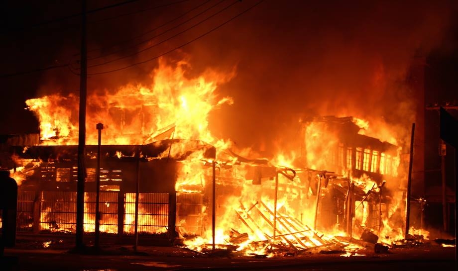 Fire destroys Chinese store in City, damage Republic Bank