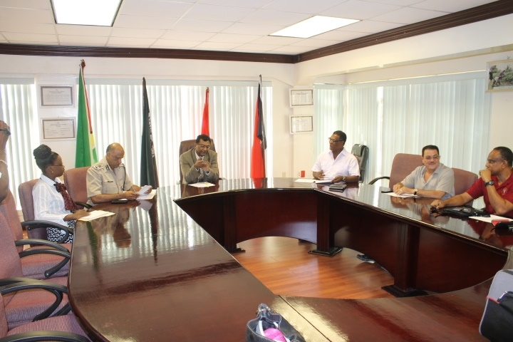 “Clean sweep” of illegal shops in mining areas planned