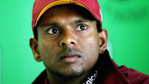Chanderpaul gave non-existent address- immigration