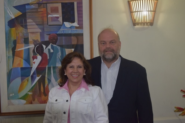 New American ambassador arrives