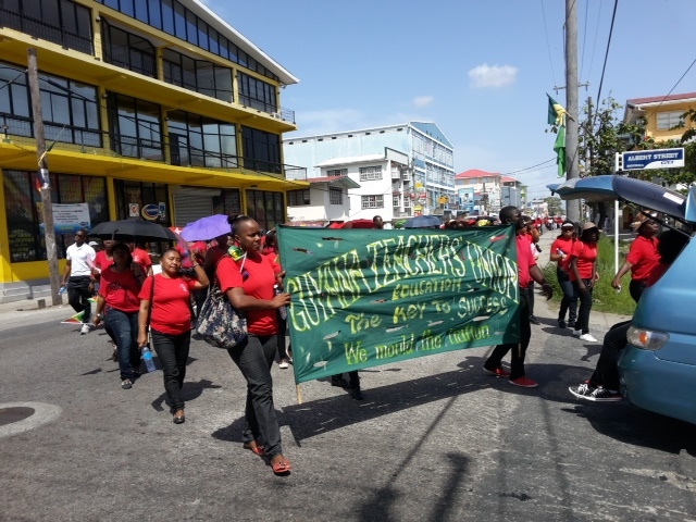 Teachers union upset at ministers’ “super” salary increases; demand higher pay, de-bunching