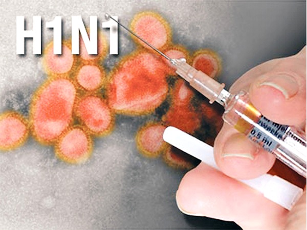 Health care workers who treated swine flu victim vaccinated