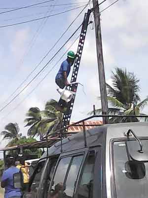 Govt, opposition haggle over “equitable” street lights in strongholds