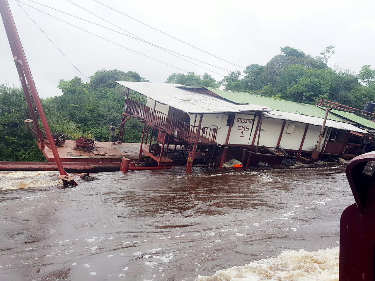 Sunken draga cuts off food, fuel and mining supplies to Middle Mazaruni ; students cannot resume classes