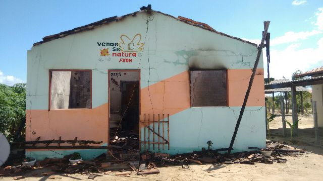 Guyanese firefighters battle fires in Brazil, Berbice