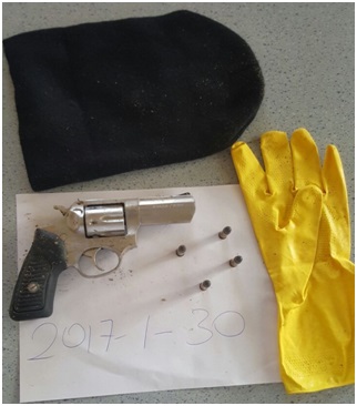 Fleeing bandits leave gun, other items after home invasion, robbery