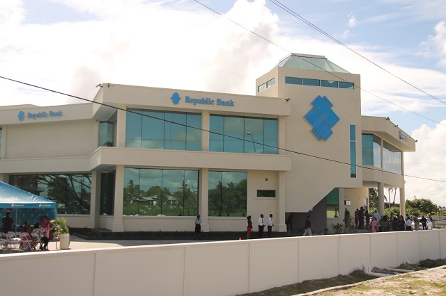 Pres. Granger calls on banking sector to address deficiencies; touts mobile banking for remote communities