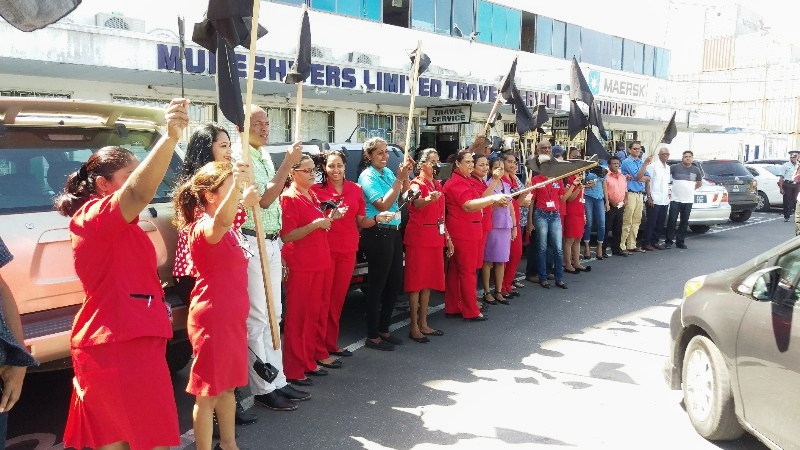 Protesters come out in support of Gov’t reclaiming streets from parking meters