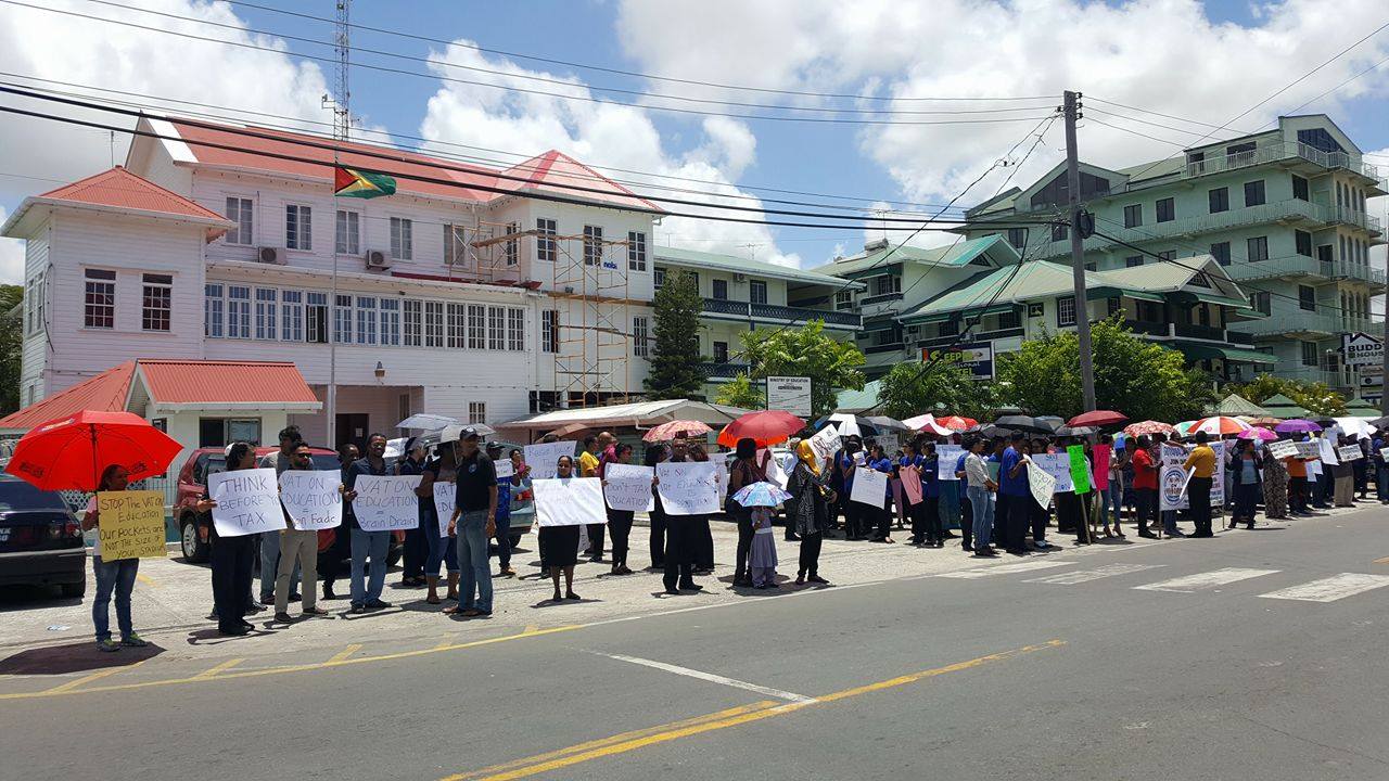 Hundreds demand removal of VAT on school fees