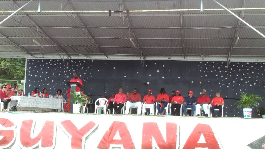 Govt; opposition trade barbs at lackluster workers’ rally  