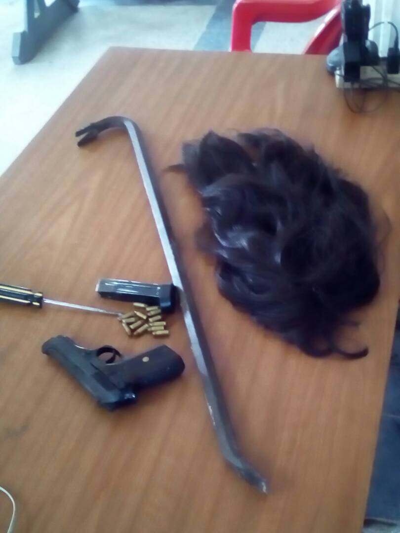 Five suspected bandits held with gun, crowbar, wig