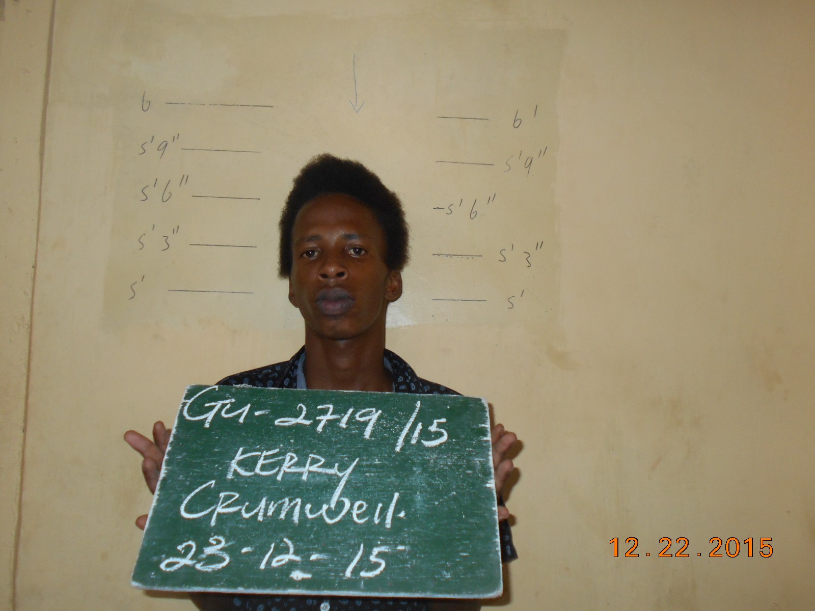 Police release photos of 13 prison escapees