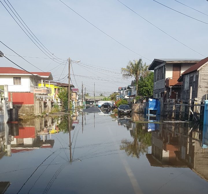 Early morning flood hits Alexander Village, River View