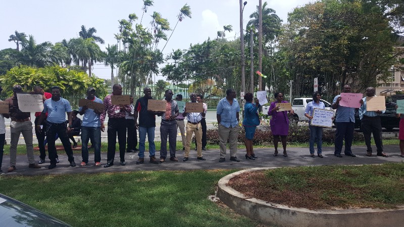 GPL managers protest “bad faith” negotiations