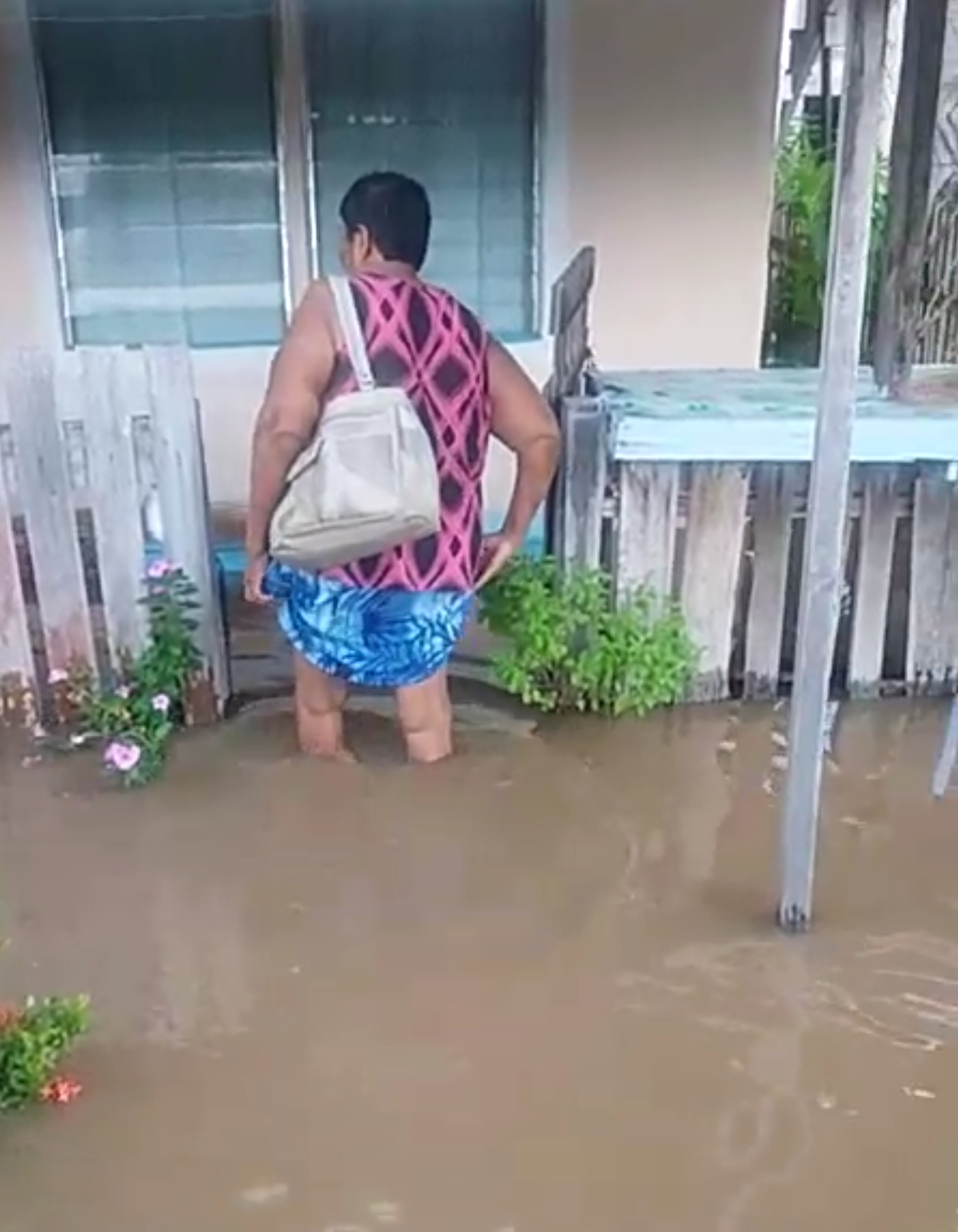 Govt orders contractor to fix Wakenaam river defence breach before next high tide; flood impact assessment promised