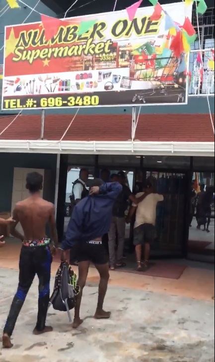 Three supermarket robbers arrested; gun, cash recovered