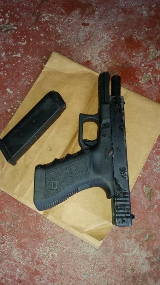 Two suspected bandits seriously injured;  car driver in police custody