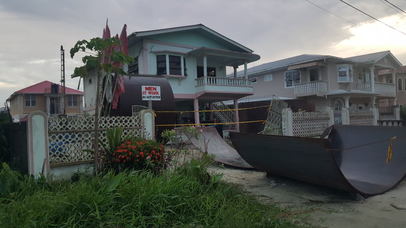 Diamond residents complain to govt about natural gas pollution, seek advice on compensation for damaged properties