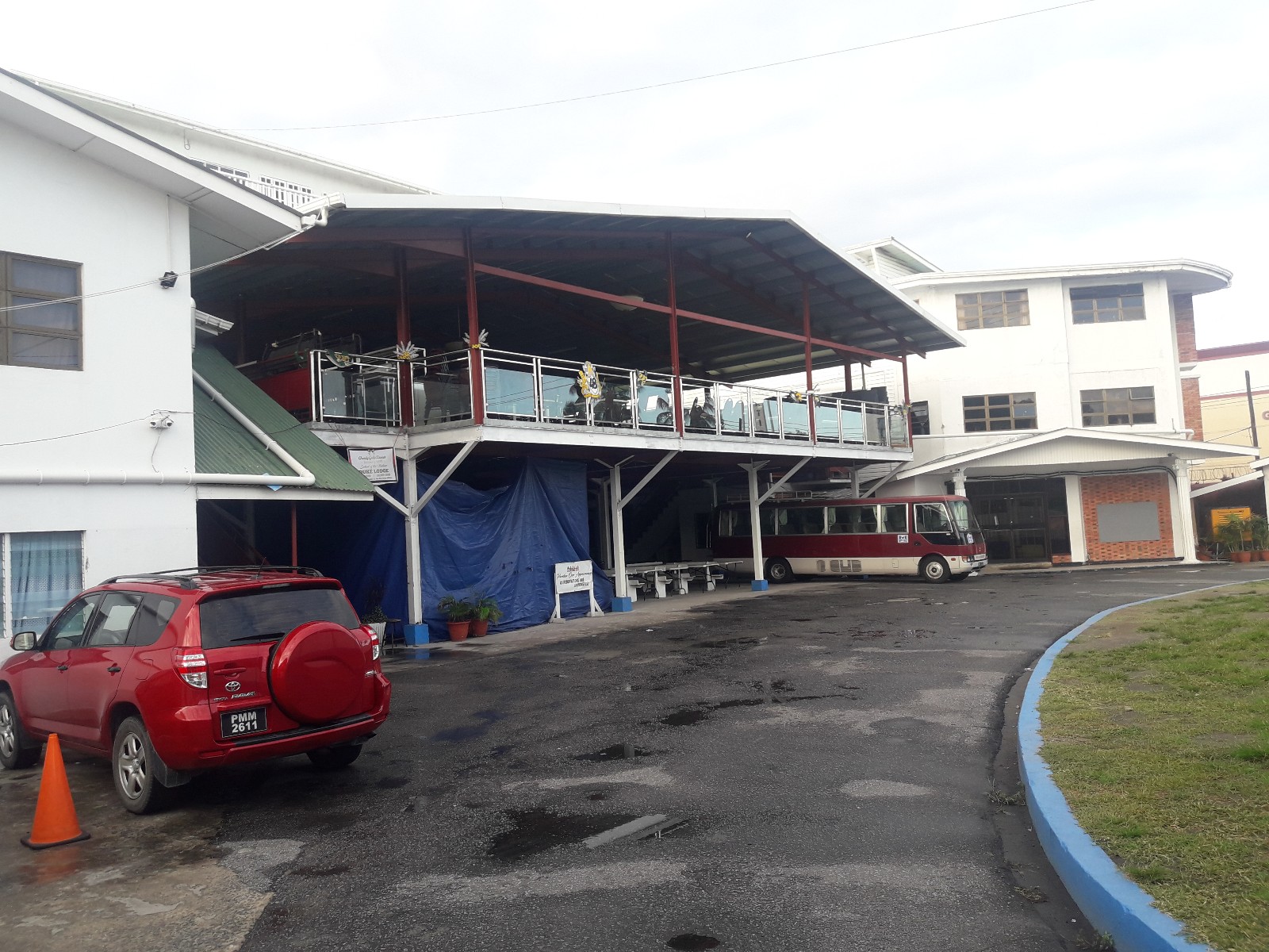 School of the  Nations closes after shooting of principal, violent threats