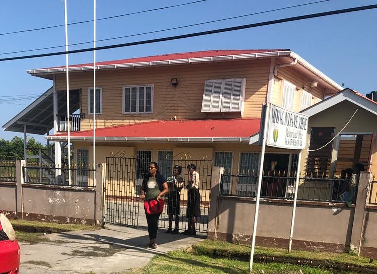 Thieves tie up guards, cart off safe from NIS Melanie Damishana office, return gun, keep bullets