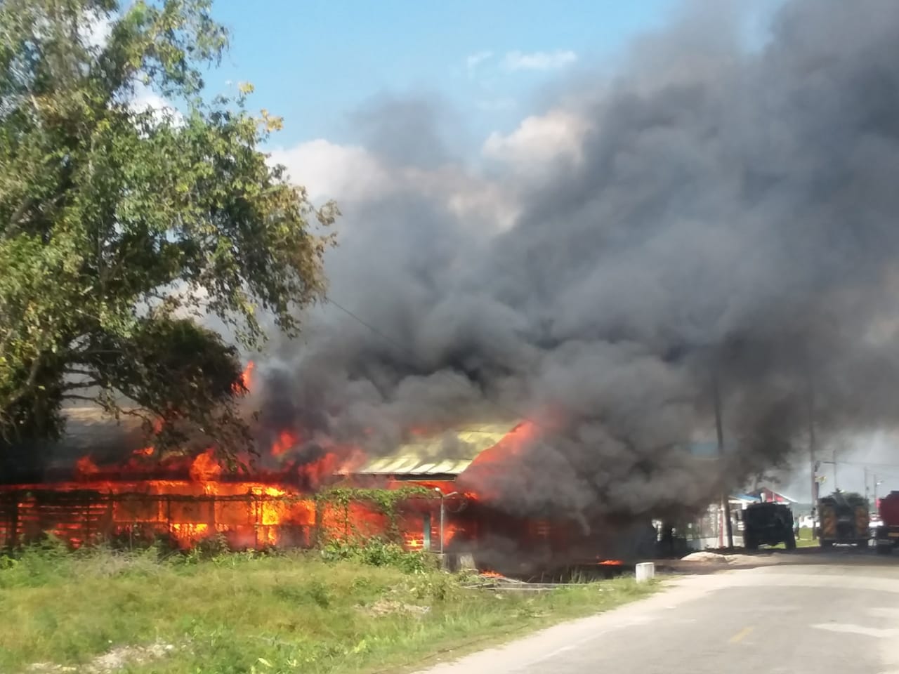 BREAKING: Garage/bond fire raging in Bartica