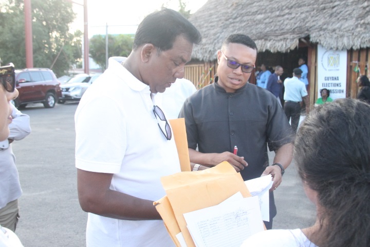 Small parties failed to agree on coalescing