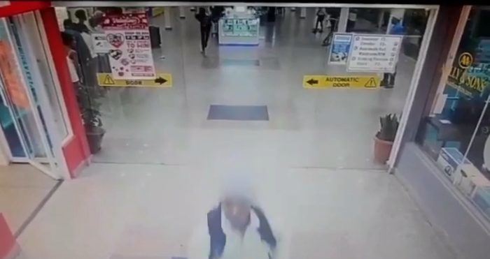 Gun-point robbery of GTT mini outlet at Giftland Mall