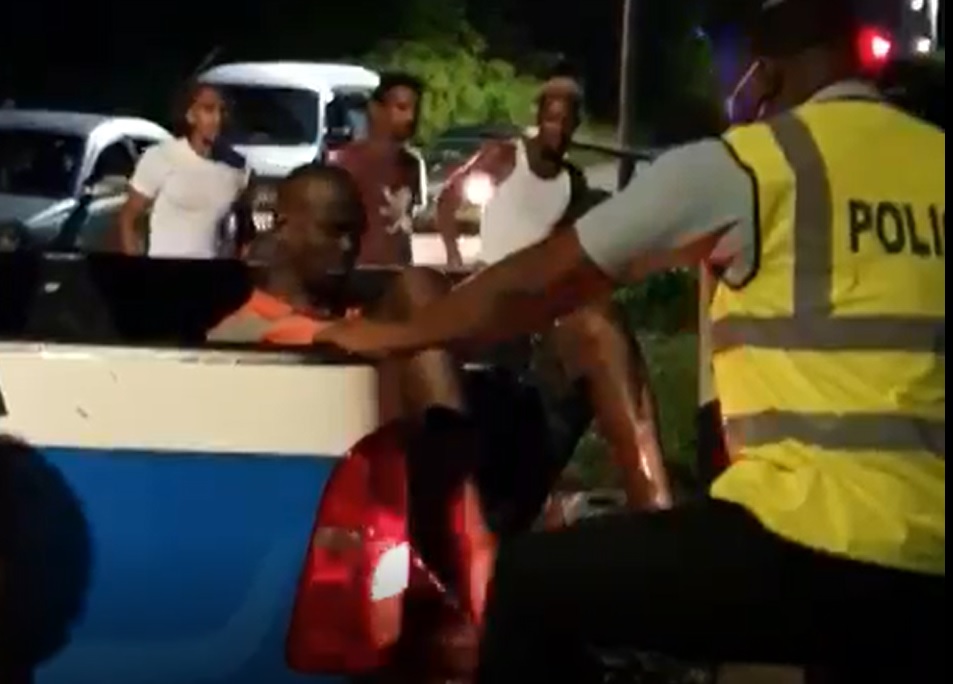 Man arrested for burning wife, young daughters in house