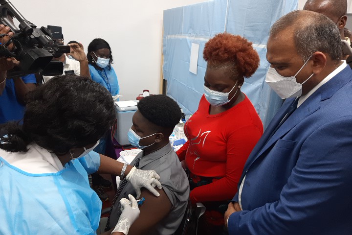 Pfizer’s COVID-19 vaccine to be rolled out at each school, community