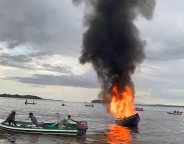 Bartica  boat captain burnt after battery sparks ignite fire