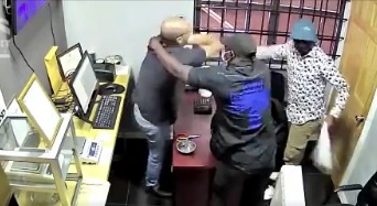 Bogus gold miners rob gold dealer of $30 million in cash, 60 ounces of raw gold