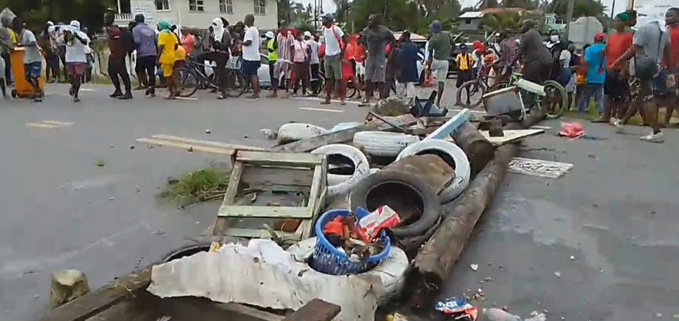 Golden Grove residents block East Coast public road, chase police to protest killing of Quindon Bacchus
