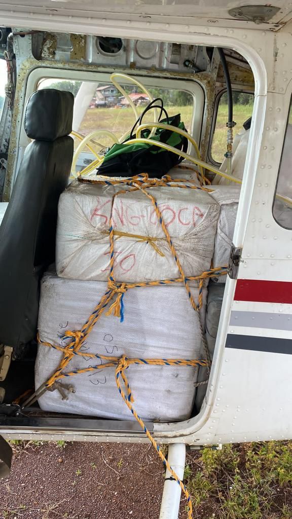 “King Coca 30” labelled bags of cocaine found aboard illegal plane