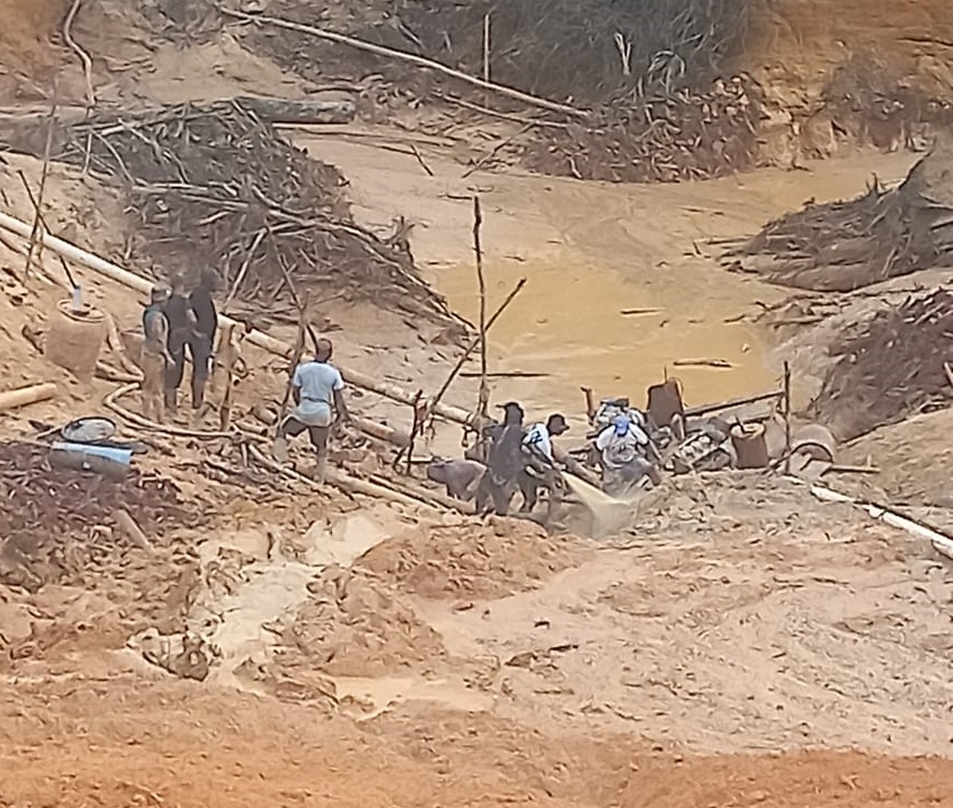 Two die in mining pit cave in